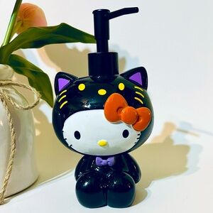 🧡 Hello Kitty Halloween Black Cat Soap Dispenser
